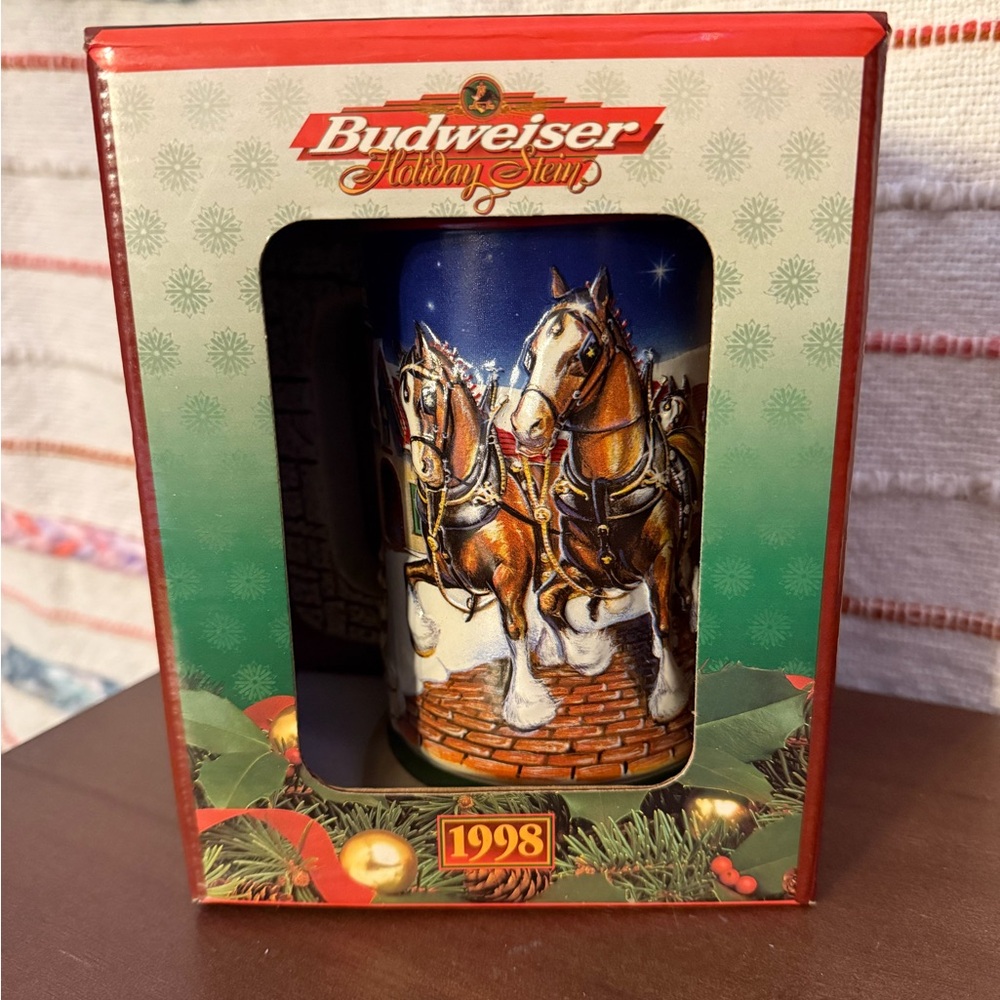 1998 Vintage Budweiser Holiday Stein Series Box with Red and Green Accents